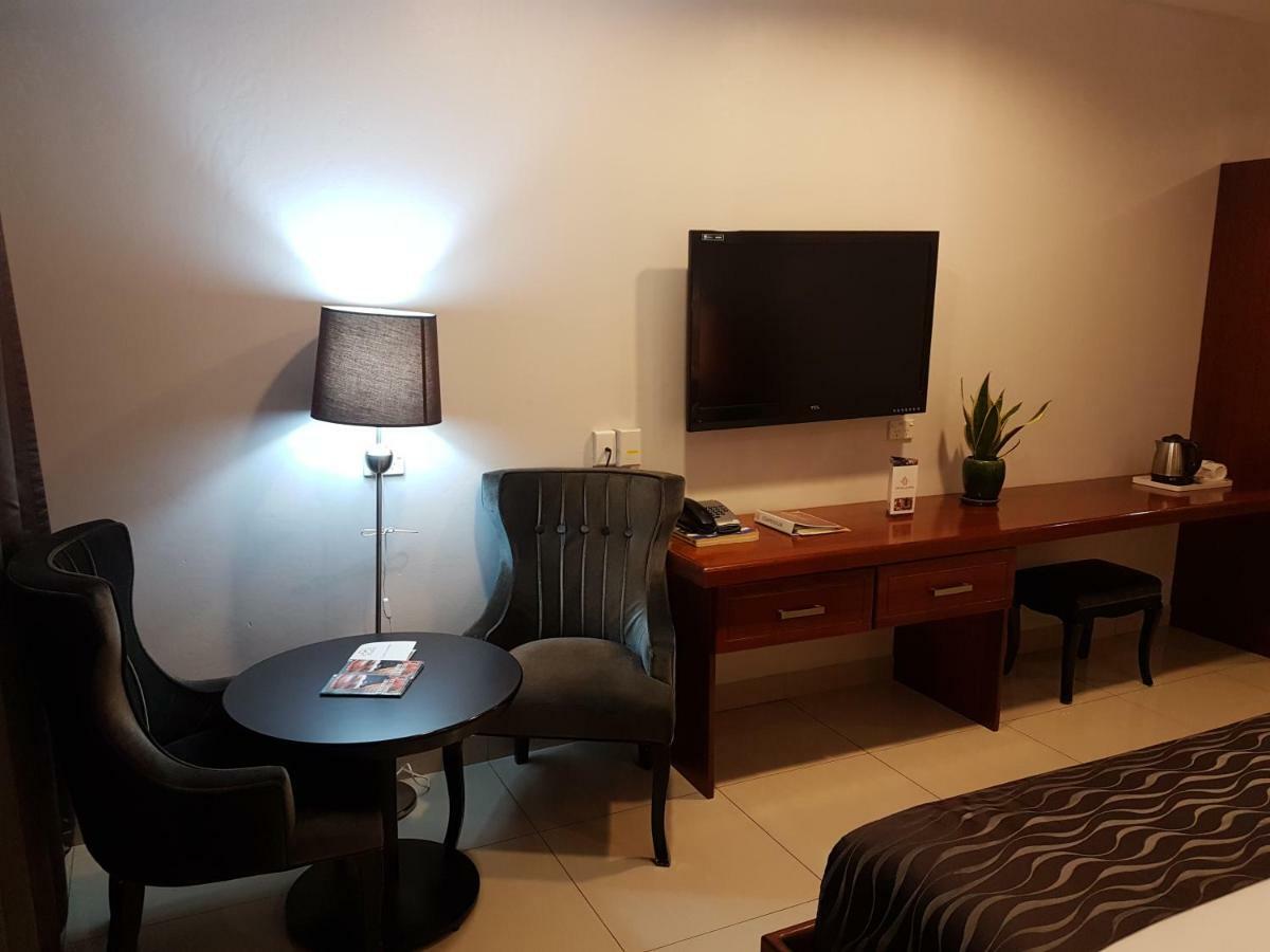 Paddy'S Hotel & Apartments Port Moresby Esterno foto